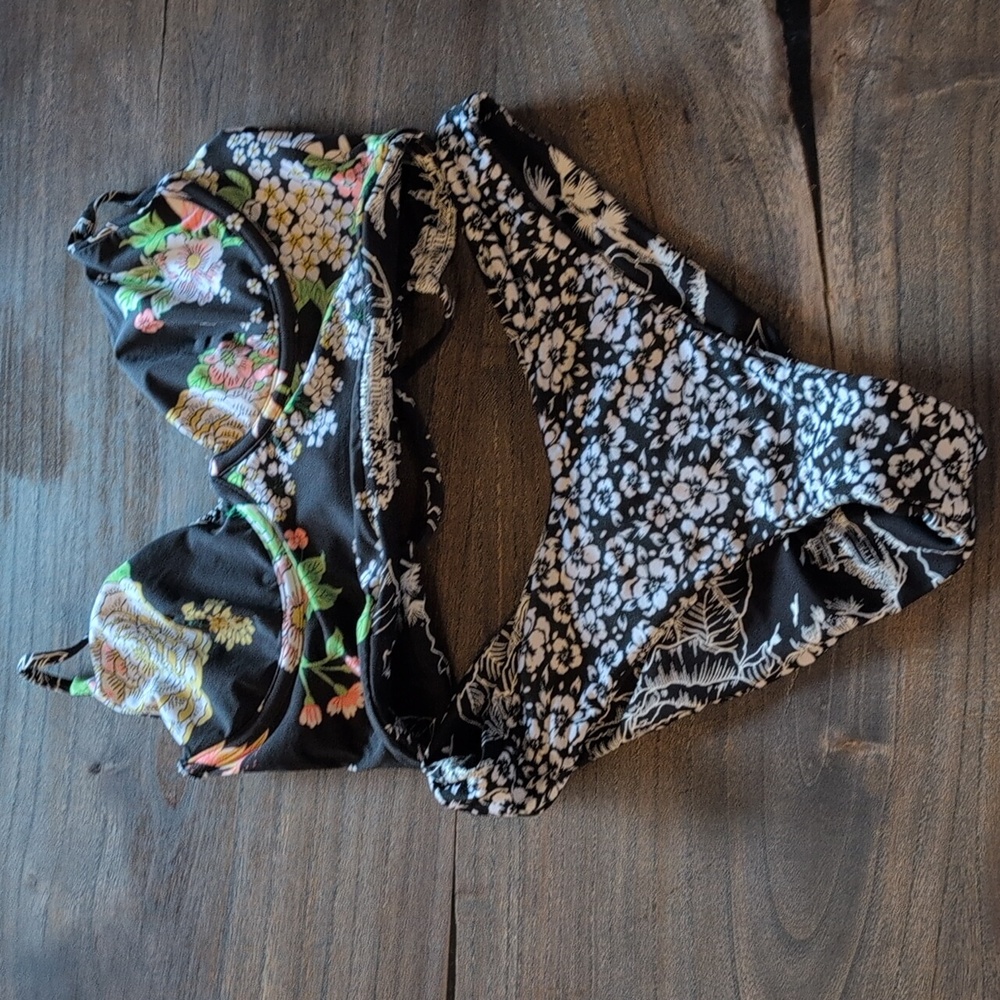 Maaji Black and White Floral Bikini Set - Picture 4 of 6